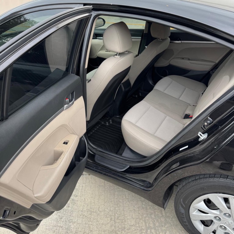 2019 Hyundai Elantra Image 10
