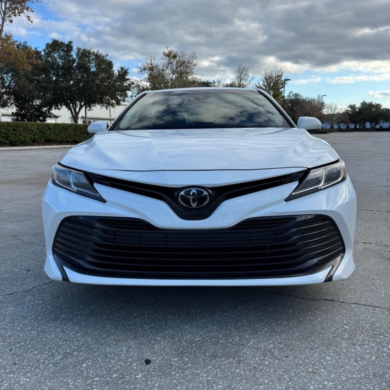 2018 Toyota Camry Image 2