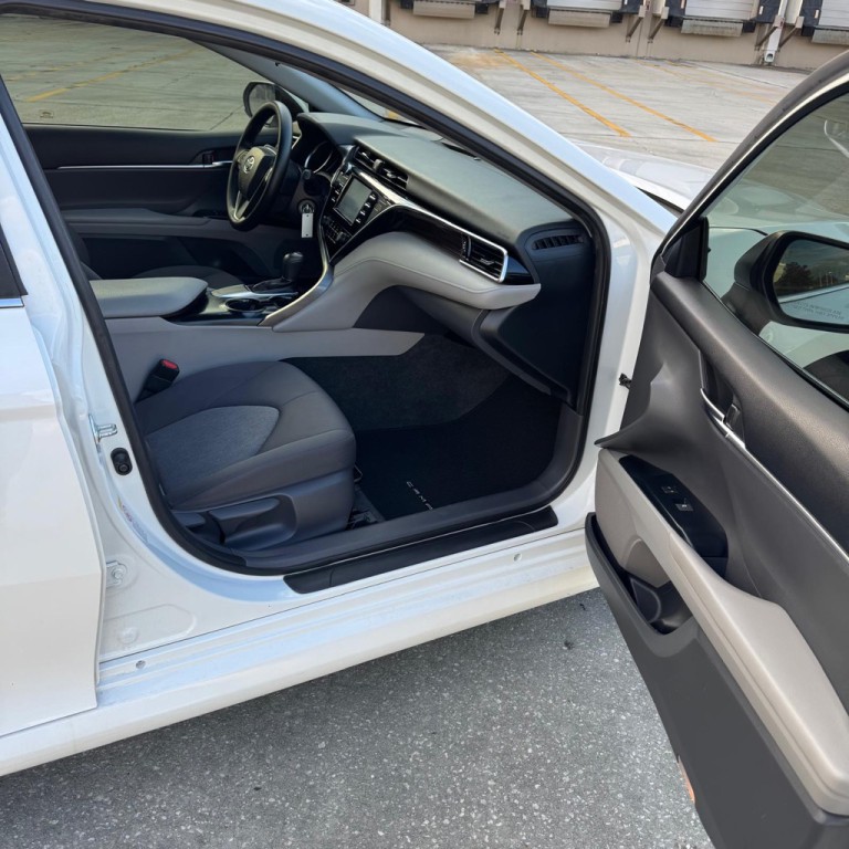 2018 Toyota Camry Image 8