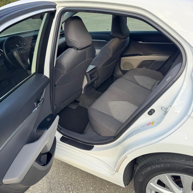 2018 Toyota Camry Image 9