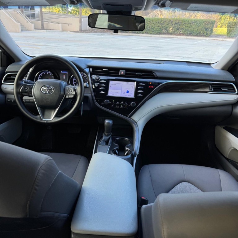 2018 Toyota Camry Image 11