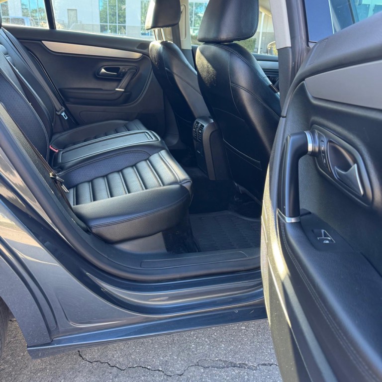 2012 Volkswagen CC Image 11