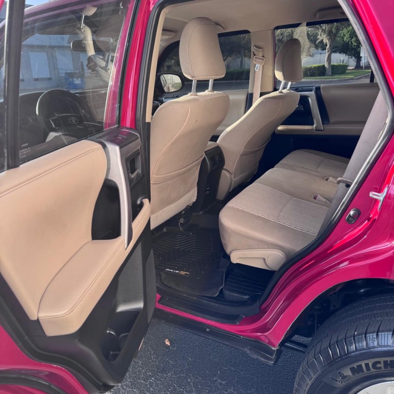 2016 Toyota 4Runner Image 9