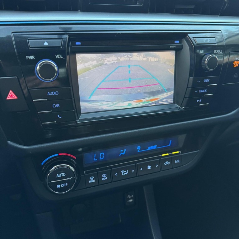 2016 Toyota Corolla Image 12