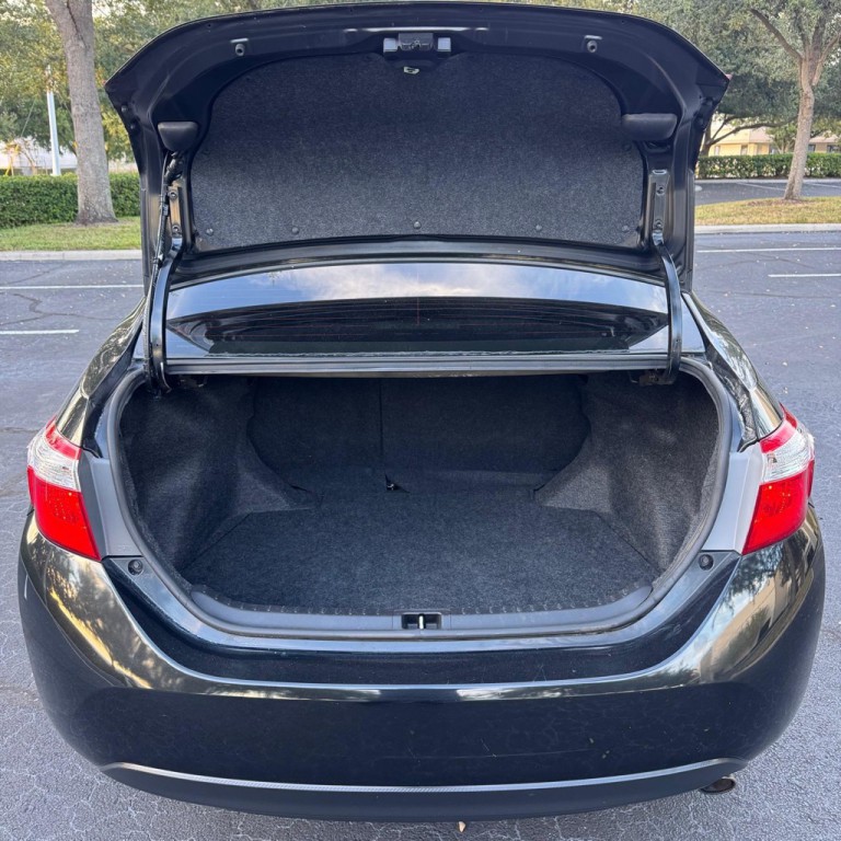 2016 Toyota Corolla Image 14