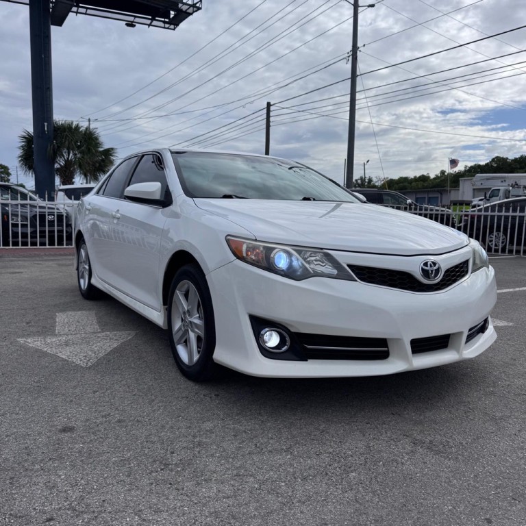 2014 Toyota Camry Image 3