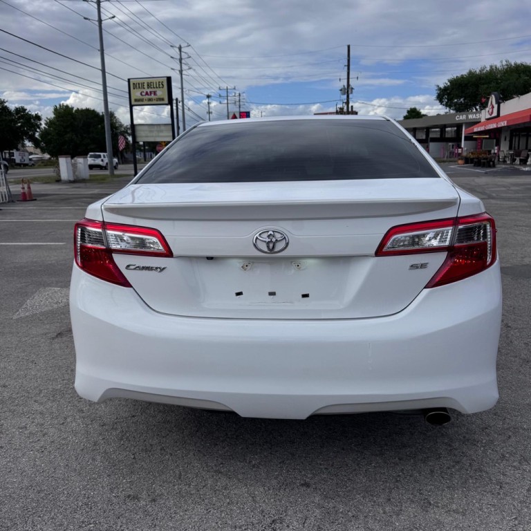 2014 Toyota Camry Image 5