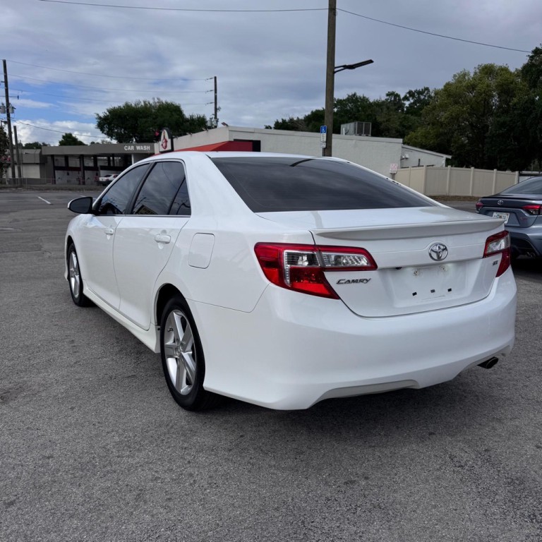 2014 Toyota Camry Image 6