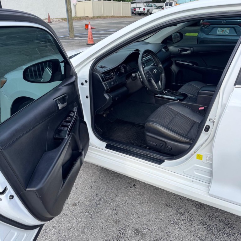 2014 Toyota Camry Image 7