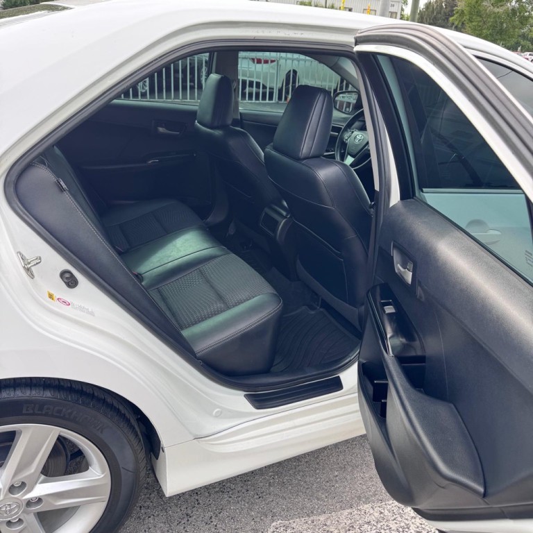 2014 Toyota Camry Image 10