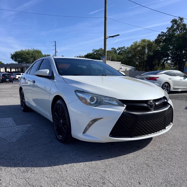 2016 Toyota Camry Image 3