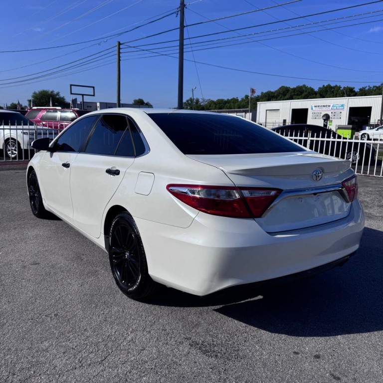 2016 Toyota Camry Image 6