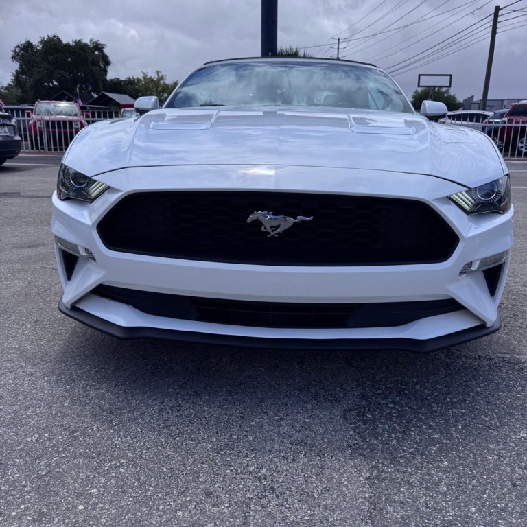 2020 Ford Mustang Image 2