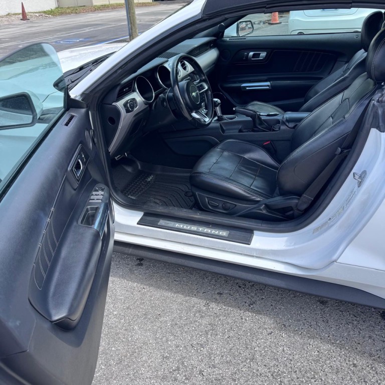 2020 Ford Mustang Image 8