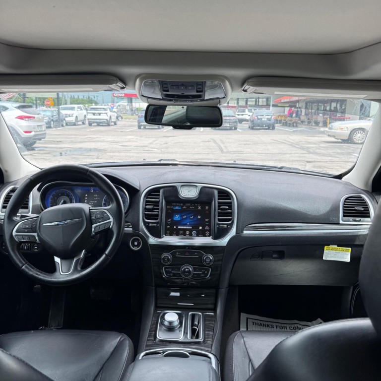 2016 Chrysler 300 Image 7