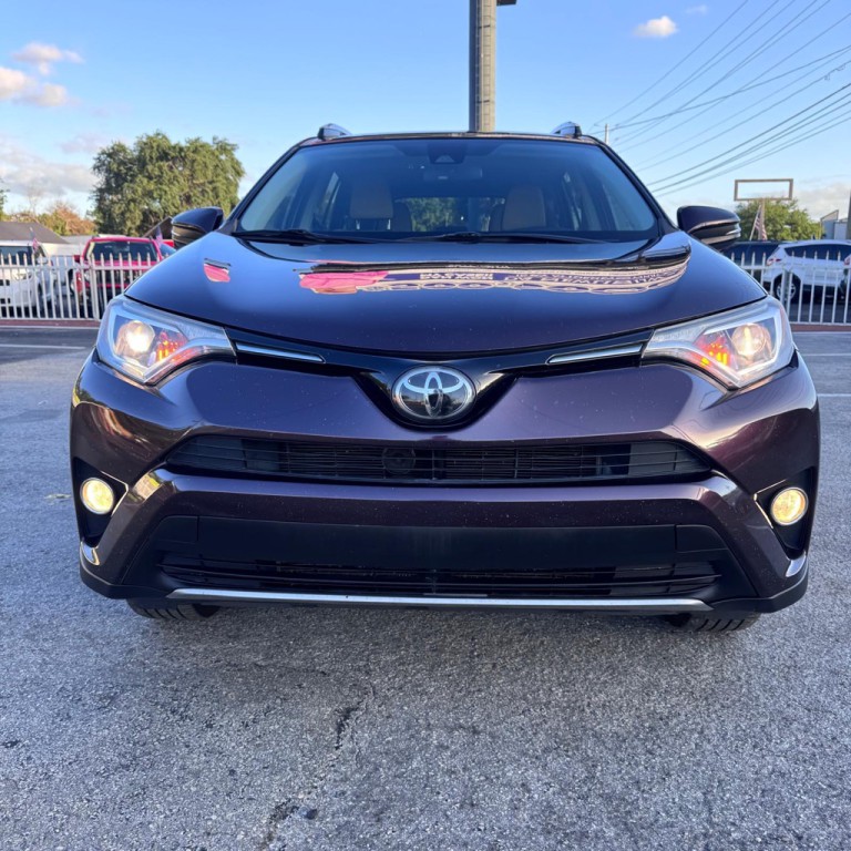 2017 Toyota Rav4 Image 2