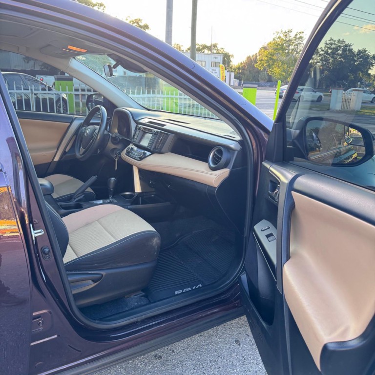 2017 Toyota Rav4 Image 8