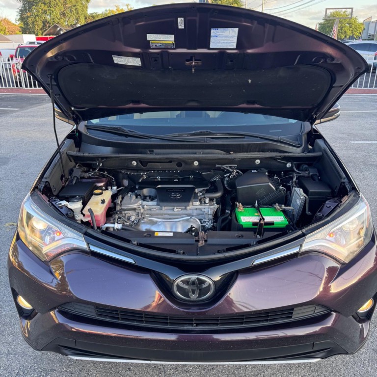 2017 Toyota Rav4 Image 12