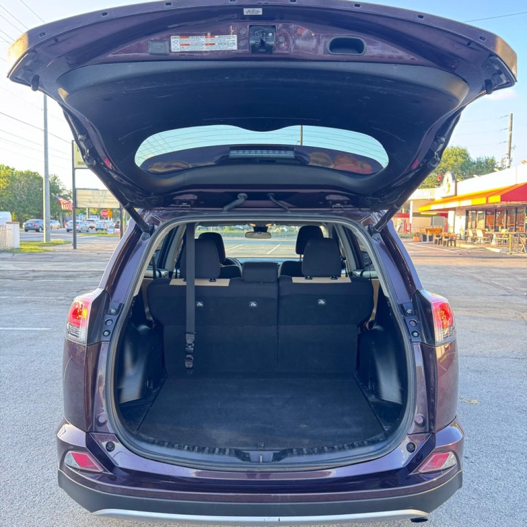 2017 Toyota Rav4 Image 13