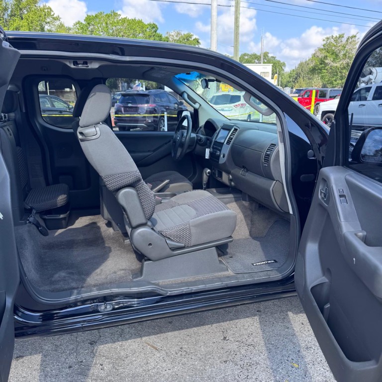 2012 Nissan Frontier Image 8