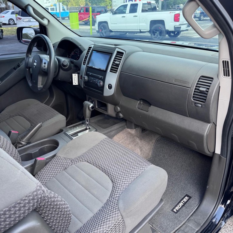 2012 Nissan Frontier Image 10