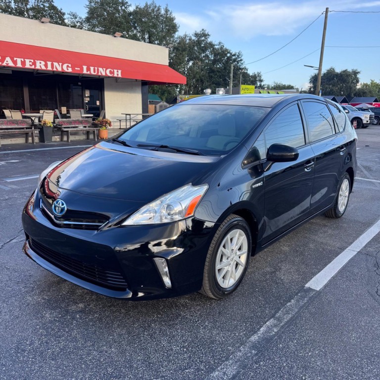 2014 Toyota Prius Image 1