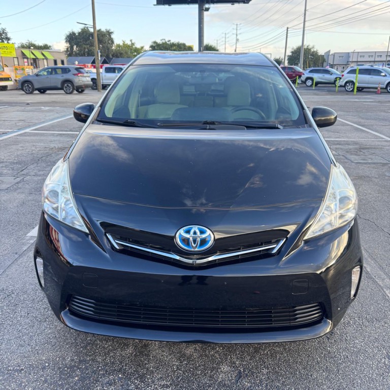 2014 Toyota Prius Image 2