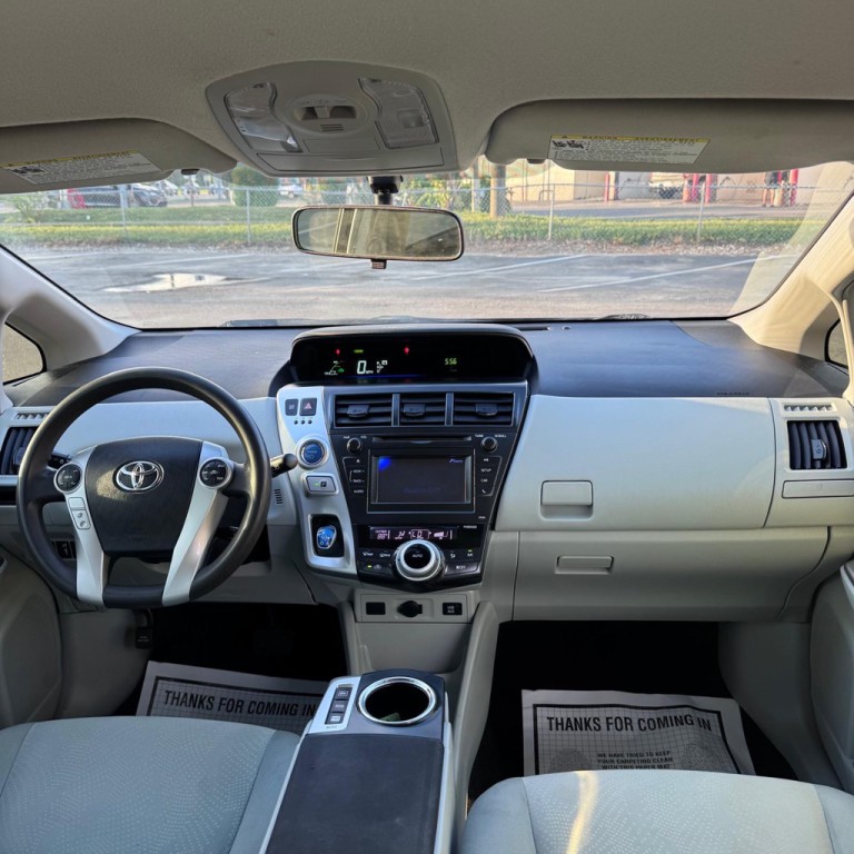 2014 Toyota Prius Image 8