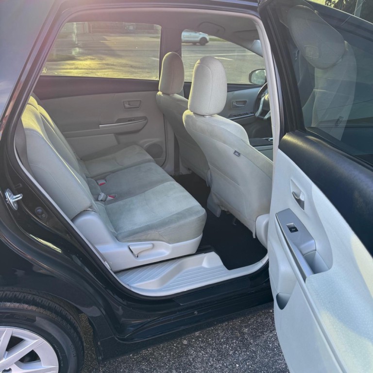 2014 Toyota Prius Image 12