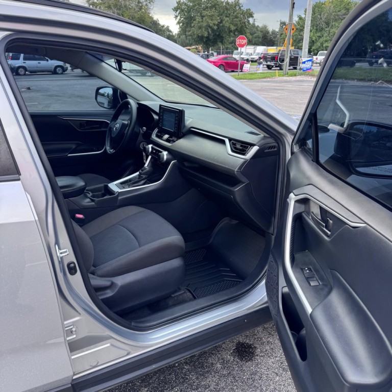 2019 Toyota Rav4 Image 9