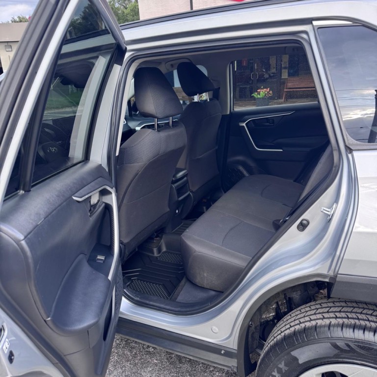 2019 Toyota Rav4 Image 10