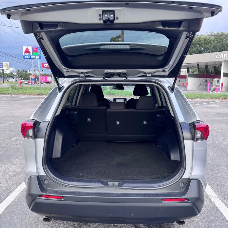 2019 Toyota Rav4 Image 12