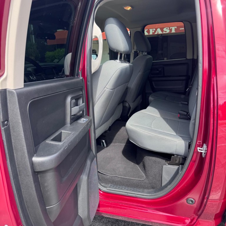 2014 RAM 1500 Image 9