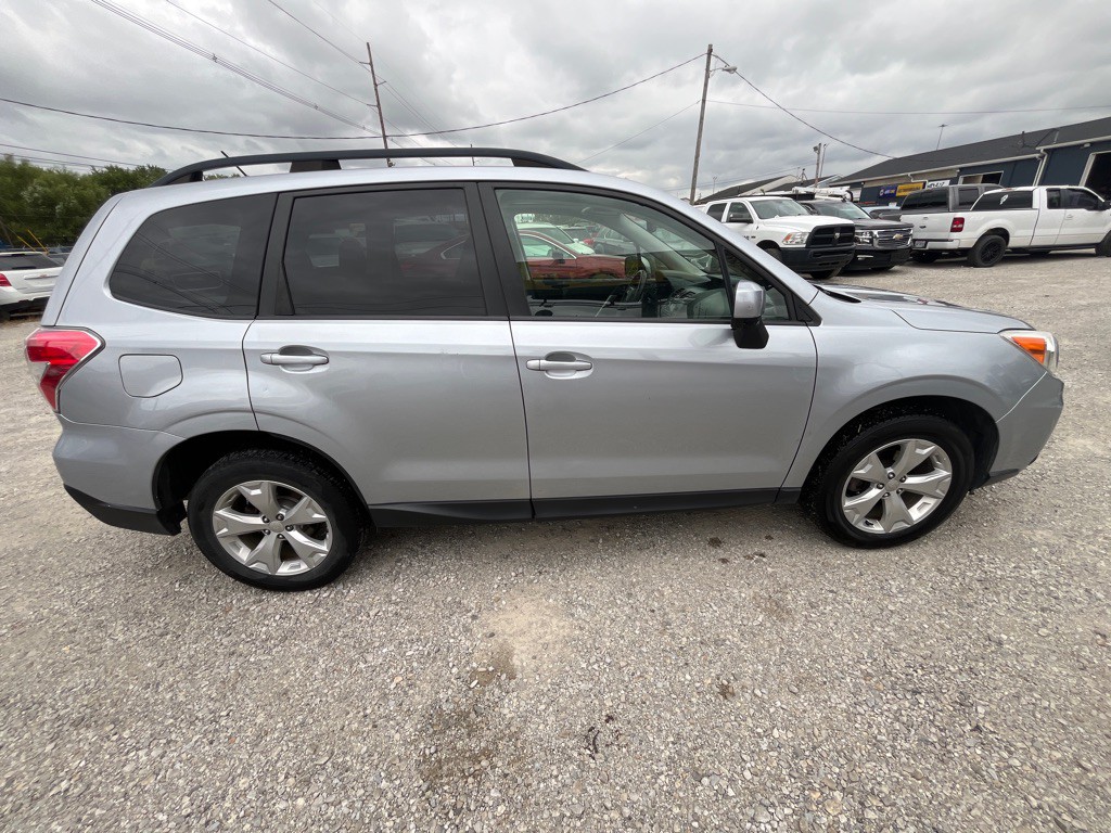 2014 Subaru Forester Image 6