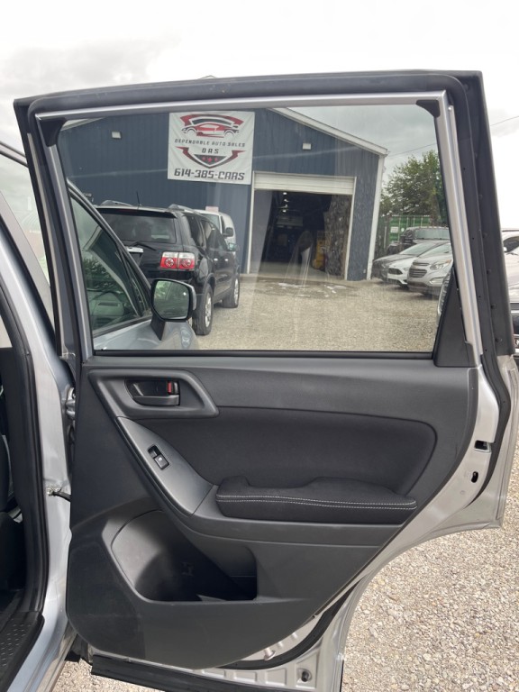 2014 Subaru Forester Image 17