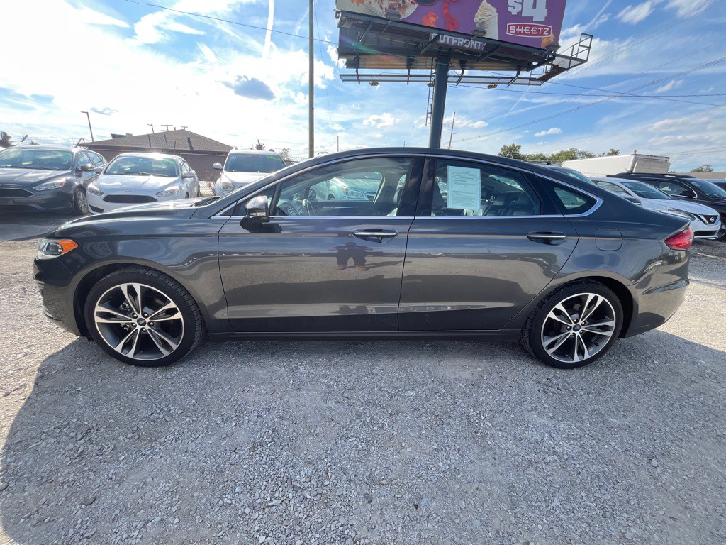 2020 Ford Fusion Image 2