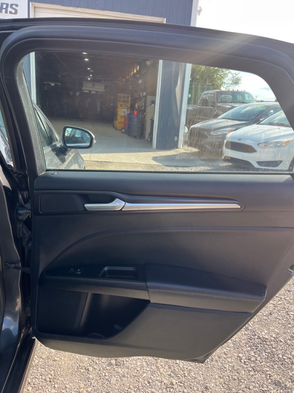 2020 Ford Fusion Image 17