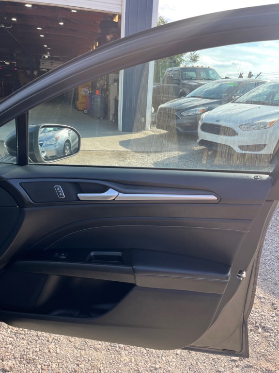 2020 Ford Fusion Image 19