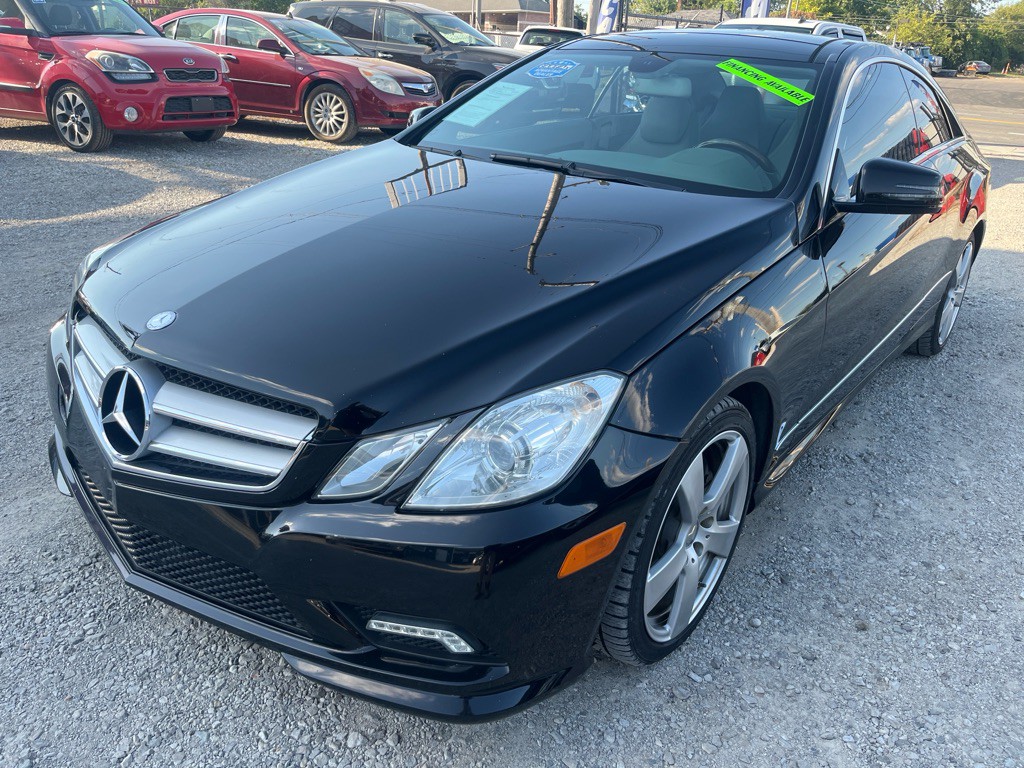 2011 Mercedes-Benz E-Class Image 1