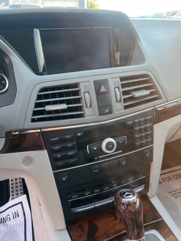 2011 Mercedes-Benz E-Class Image 12