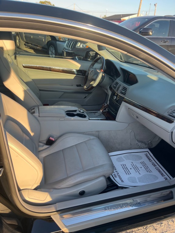 2011 Mercedes-Benz E-Class Image 16