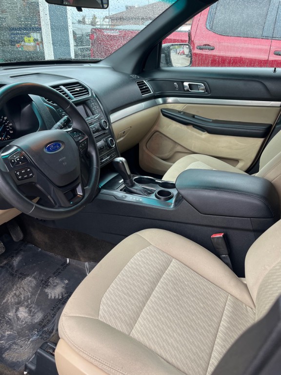 2017 Ford Explorer Image 10