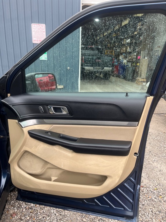 2017 Ford Explorer Image 18