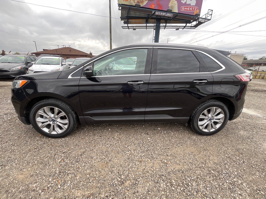 2019 Ford Edge Image 2