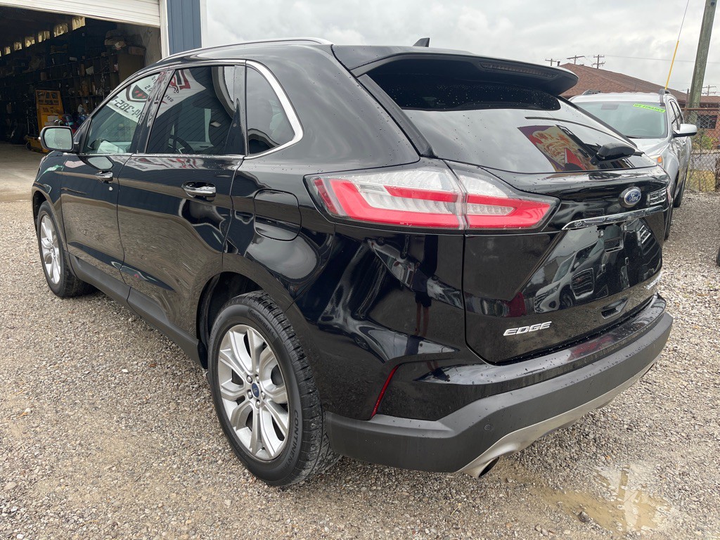 2019 Ford Edge Image 3