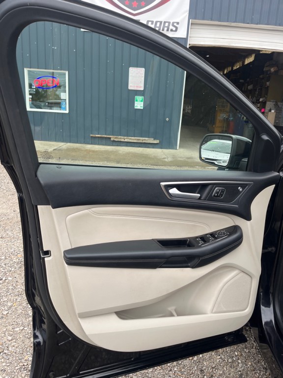 2019 Ford Edge Image 9