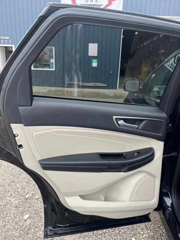 2019 Ford Edge Image 13