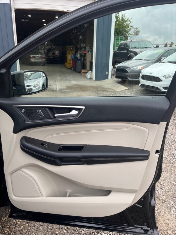 2019 Ford Edge Image 18