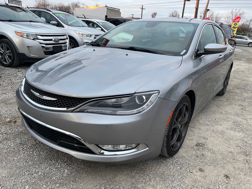 2015 Chrysler 200 Image 1