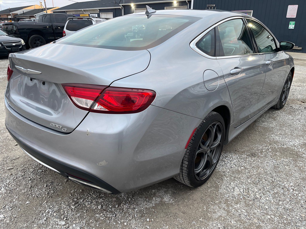 2015 Chrysler 200 Image 5